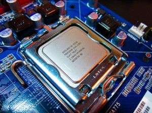 Intel впервые за 40 лет нарушила закон Мура
