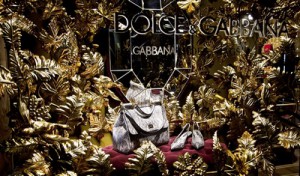 Dolce & Gabbana готовят хиджабы и абайи