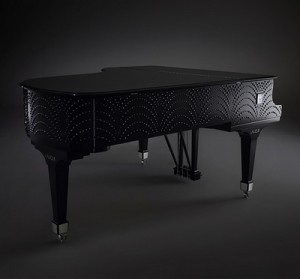 Lalique и Steinway & Sons выпустили "хрустальный" рояль